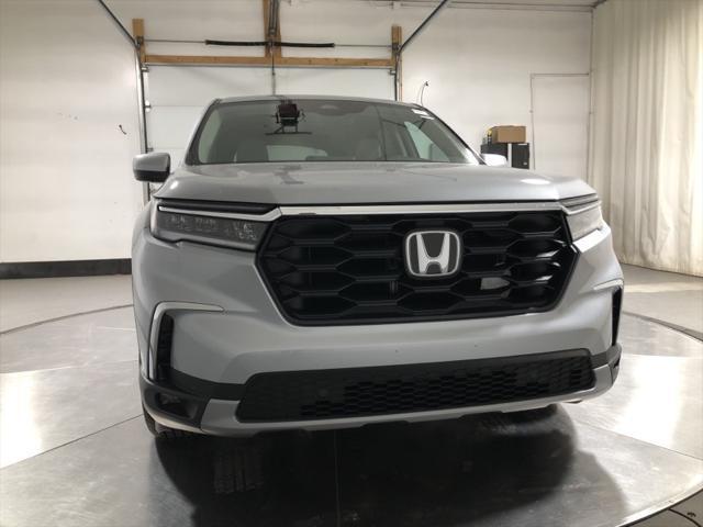 new 2025 Honda Pilot car, priced at $46,421