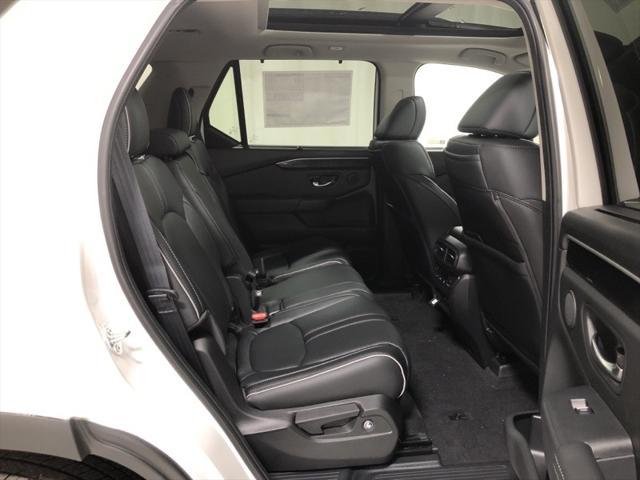 new 2025 Honda Pilot car, priced at $51,376
