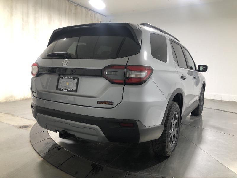 new 2025 Honda Pilot car, priced at $50,895