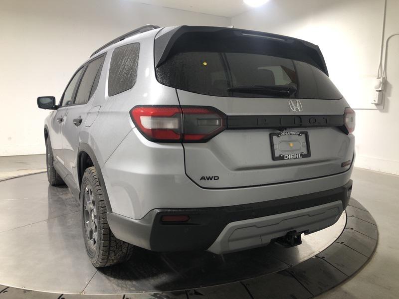 new 2025 Honda Pilot car, priced at $50,895
