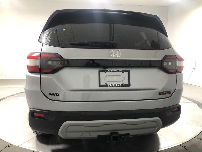 new 2025 Honda Pilot car, priced at $50,895