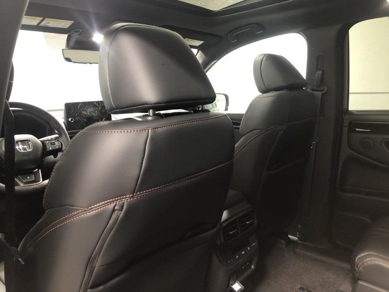 new 2025 Honda Pilot car, priced at $50,895