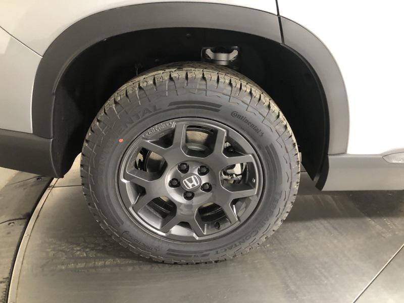 new 2025 Honda Pilot car, priced at $50,895