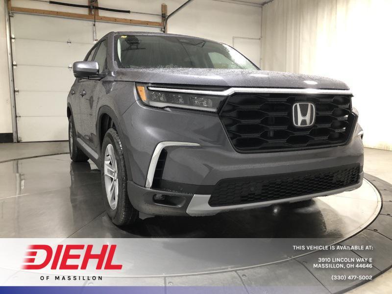 new 2025 Honda Pilot car, priced at $45,595