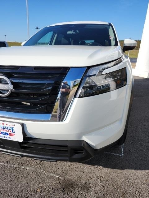 used 2025 Nissan Pathfinder car, priced at $33,999