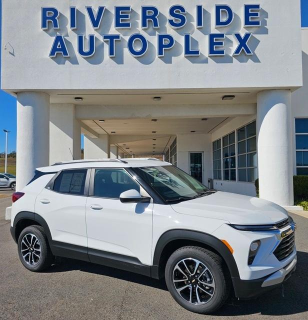 used 2025 Chevrolet TrailBlazer car, priced at $22,999