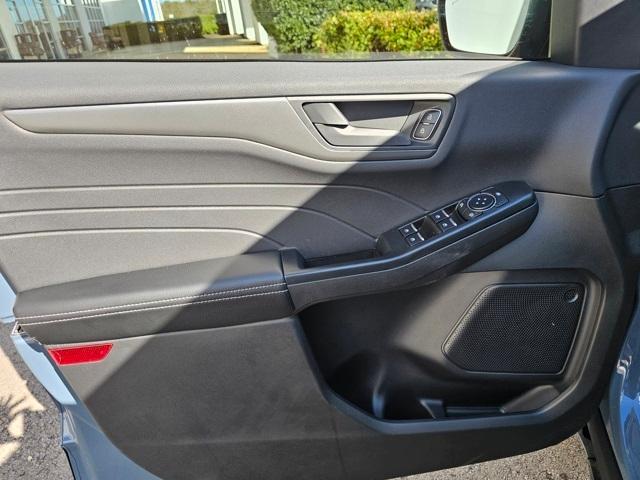 new 2025 Ford Escape car, priced at $25,675
