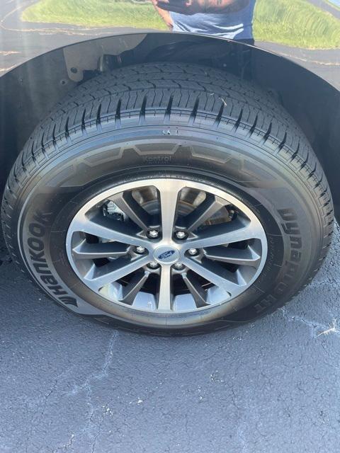 used 2021 Ford Expedition car, priced at $28,000