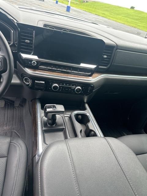 used 2023 GMC Sierra 1500 car, priced at $45,000