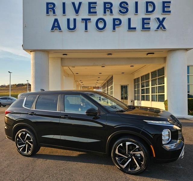 used 2024 Mitsubishi Outlander car, priced at $24,999
