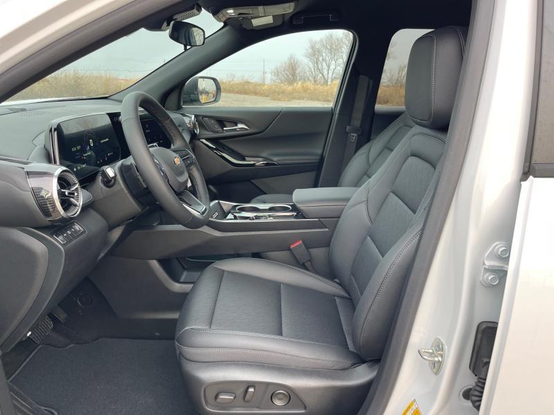 new 2025 Chevrolet Equinox car