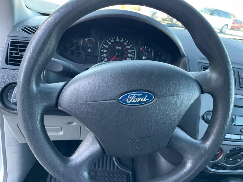 used 2007 Ford Focus car, priced at $5,900