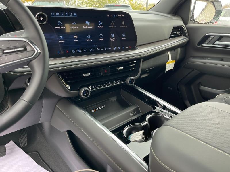 new 2025 Chevrolet Suburban car