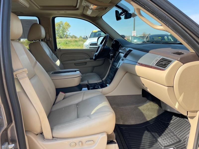 used 2013 Cadillac Escalade car, priced at $22,970