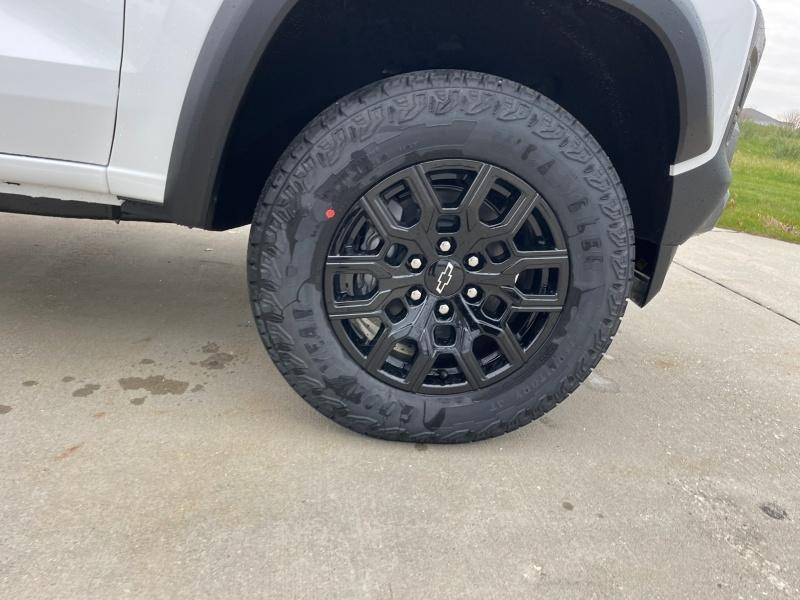 new 2024 Chevrolet Colorado car