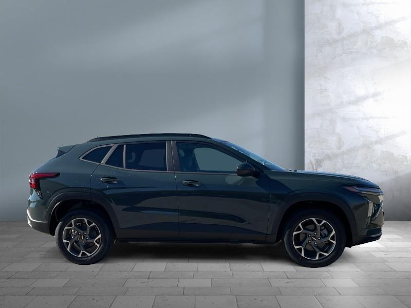 new 2025 Chevrolet Trax car