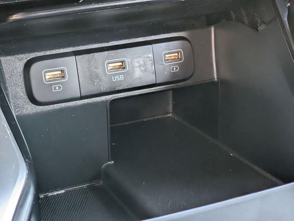 used 2023 Kia Sorento car, priced at $22,984