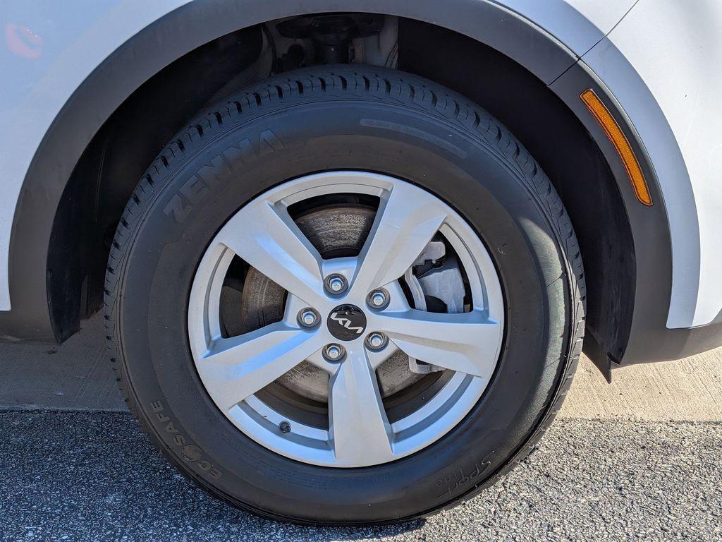 used 2023 Kia Sorento car, priced at $22,984