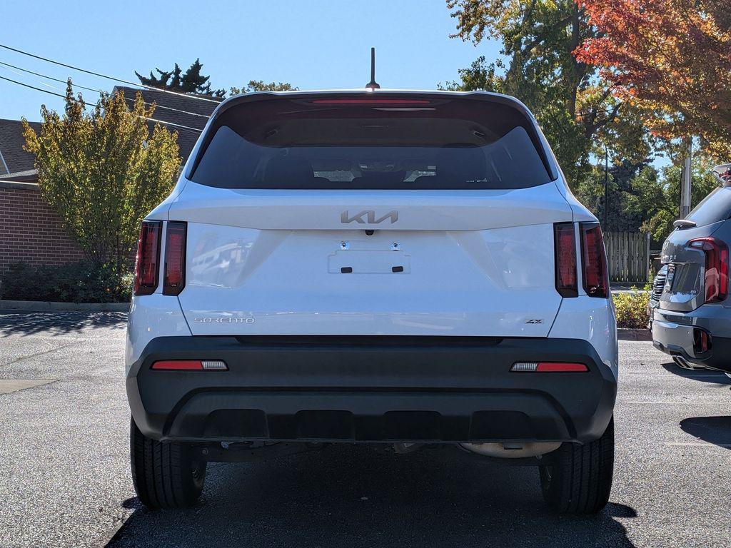 used 2023 Kia Sorento car, priced at $22,984