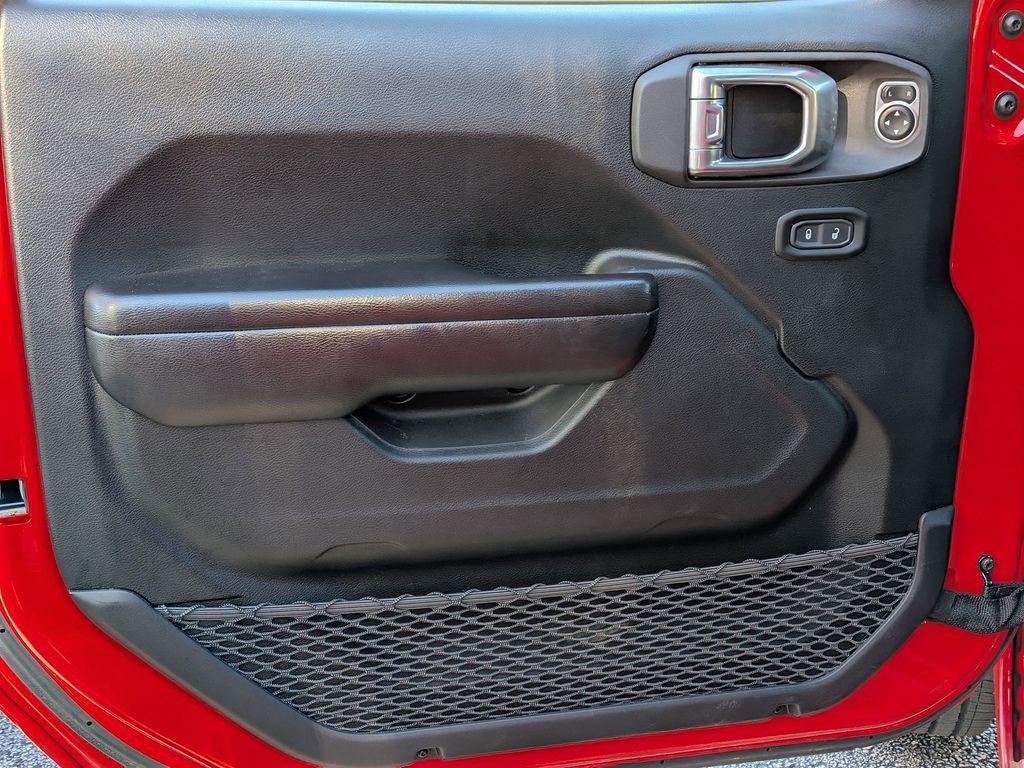 used 2021 Jeep Wrangler Unlimited car, priced at $27,995