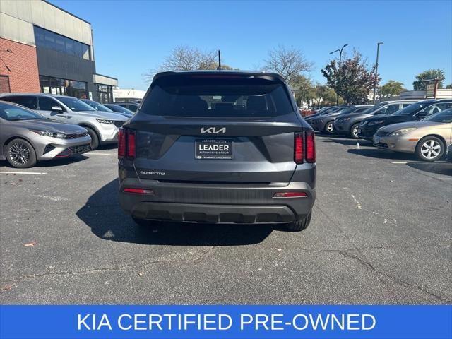 used 2023 Kia Sorento car, priced at $23,604