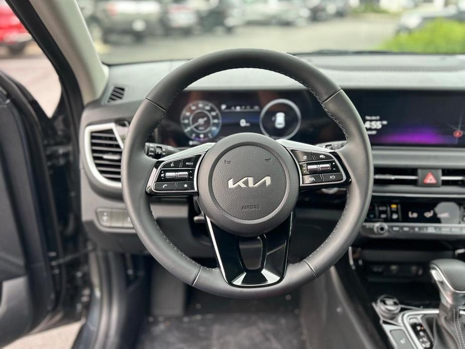 new 2024 Kia Seltos car, priced at $28,122