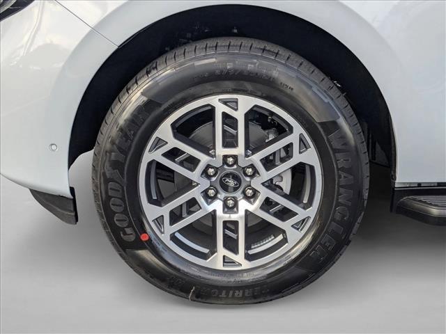 new 2025 Ford Expedition car, priced at $66,679