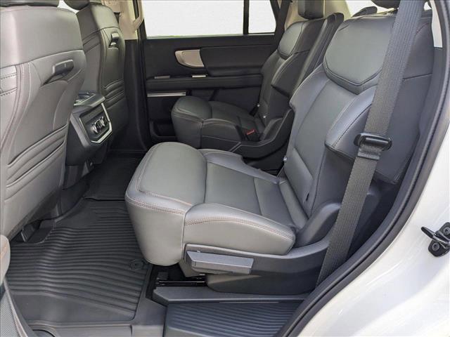 new 2025 Ford Expedition car, priced at $67,723
