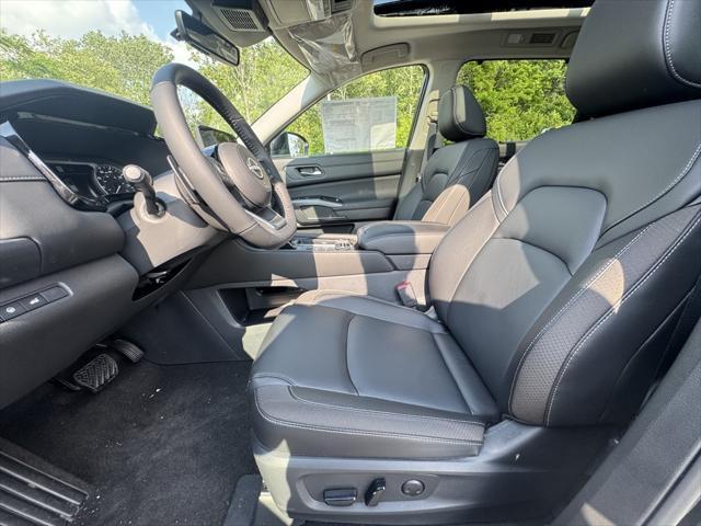 new 2025 Nissan Pathfinder car, priced at $45,997