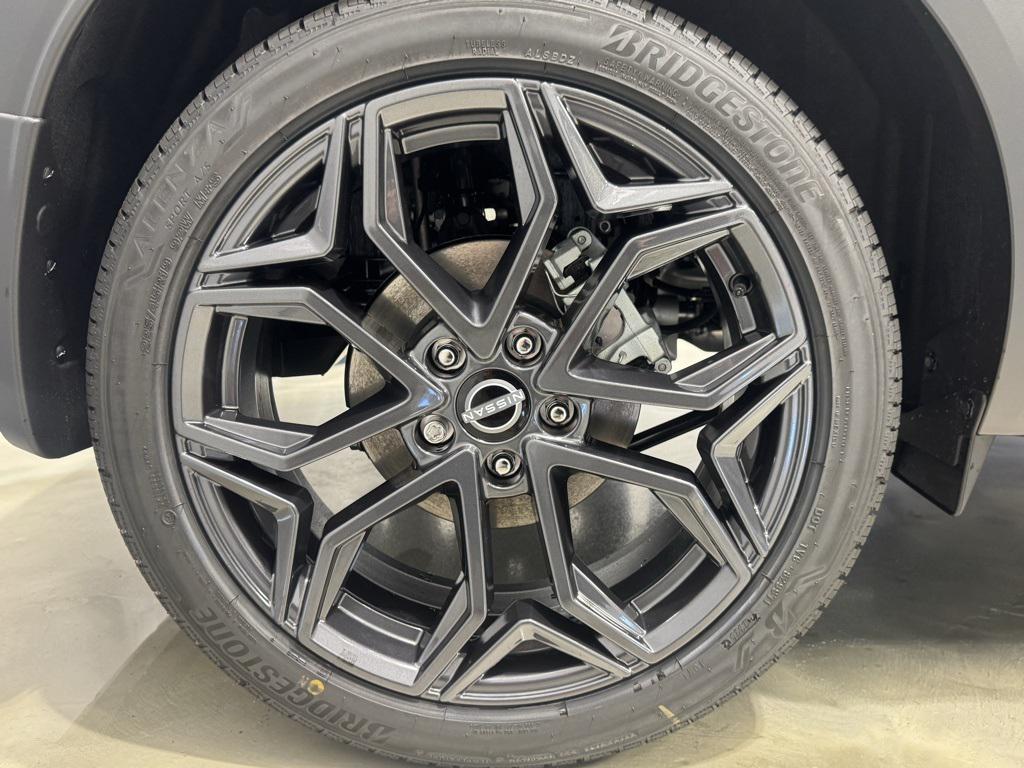 new 2025 Nissan Kicks car, priced at $27,897