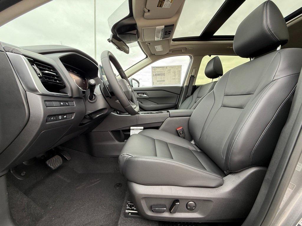new 2025 Nissan Rogue car, priced at $40,625