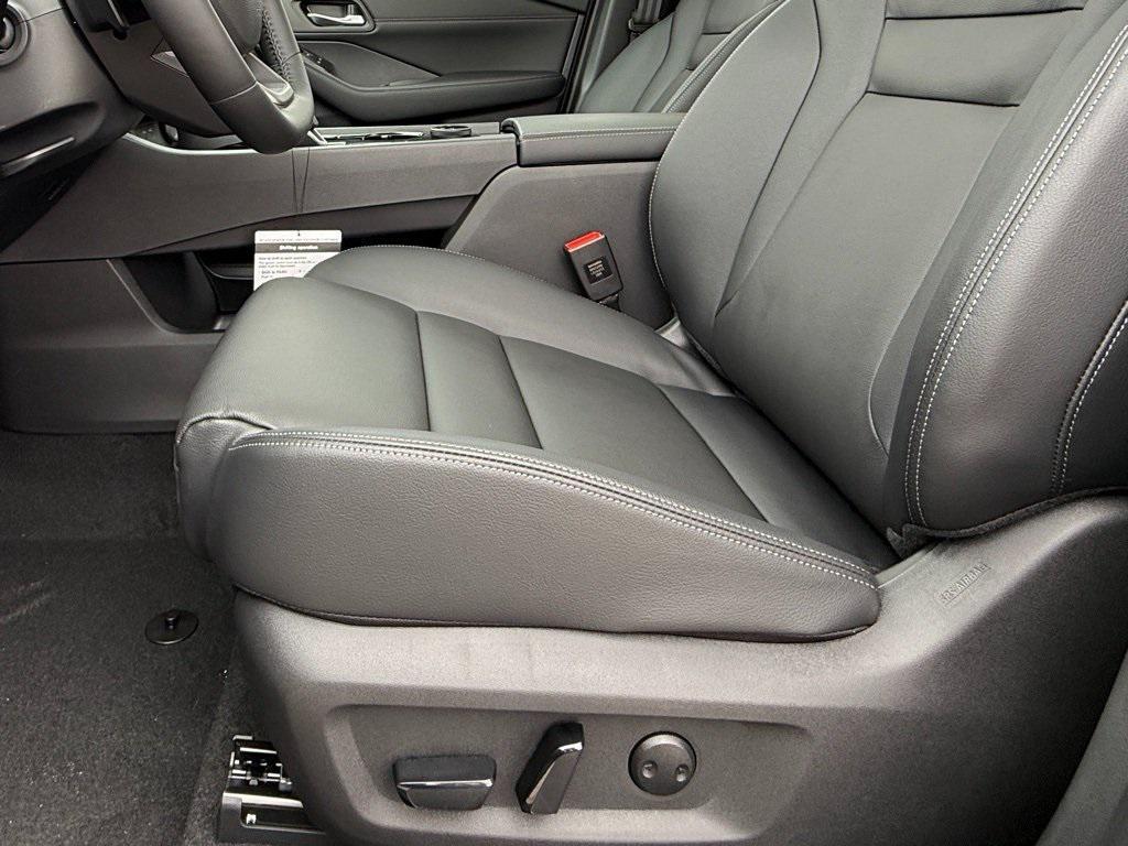 new 2025 Nissan Rogue car, priced at $40,625