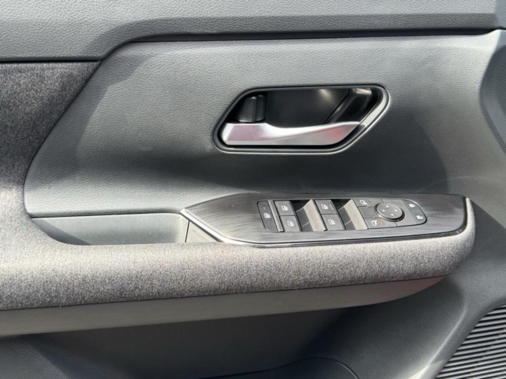 new 2025 Nissan Kicks car, priced at $24,397