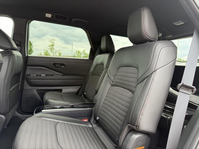 used 2024 Nissan Pathfinder car, priced at $40,027