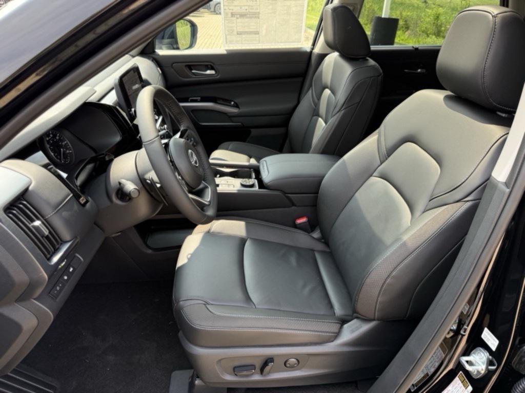 new 2025 Nissan Pathfinder car, priced at $46,835