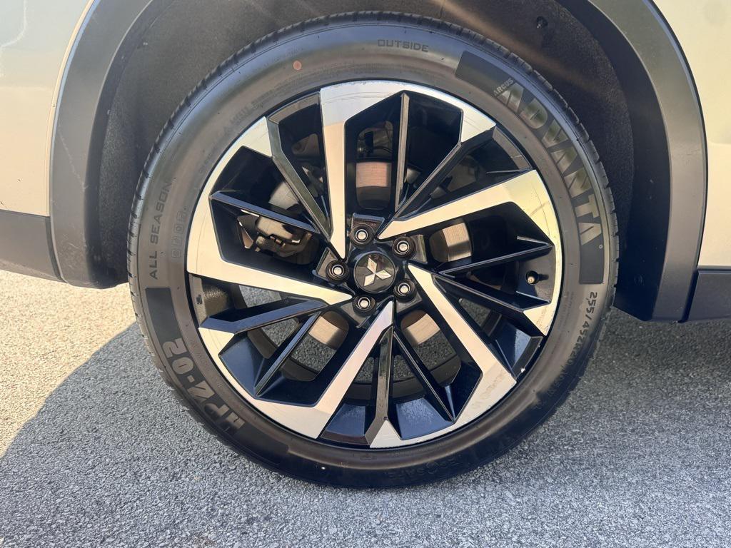 used 2023 Mitsubishi Outlander PHEV car, priced at $26,714
