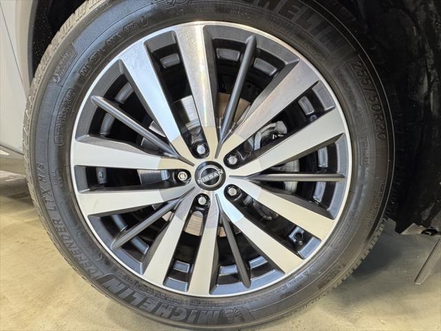 used 2022 Nissan Pathfinder car, priced at $35,731