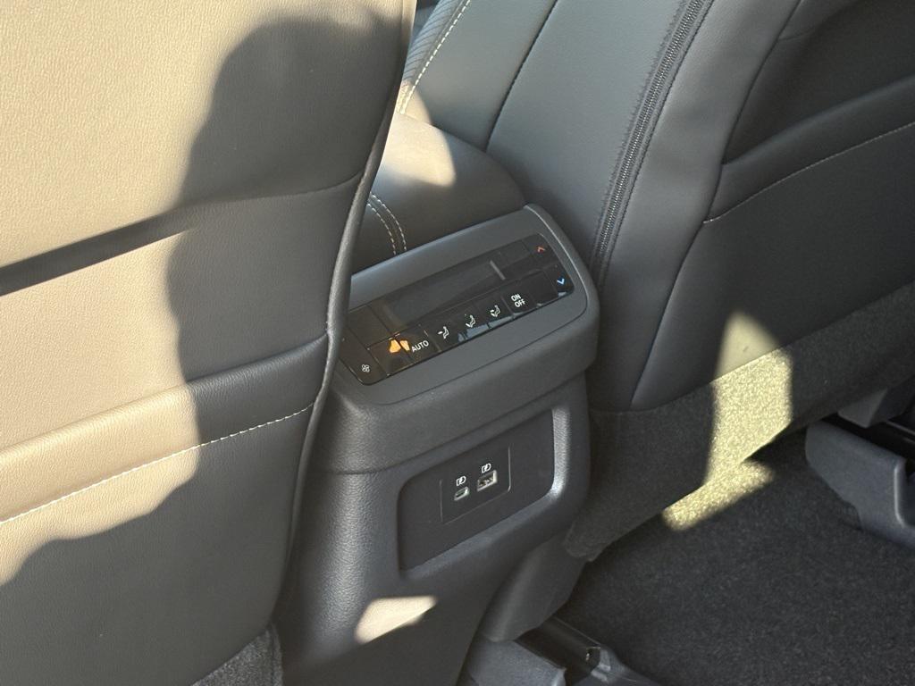new 2025 Nissan Pathfinder car, priced at $37,797