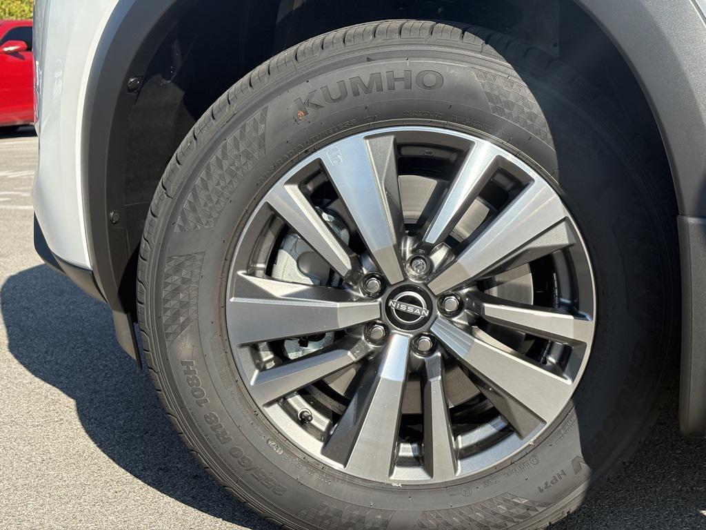 new 2025 Nissan Pathfinder car, priced at $37,797