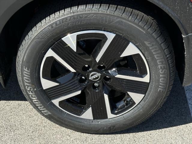 new 2025 Nissan Kicks car, priced at $27,810