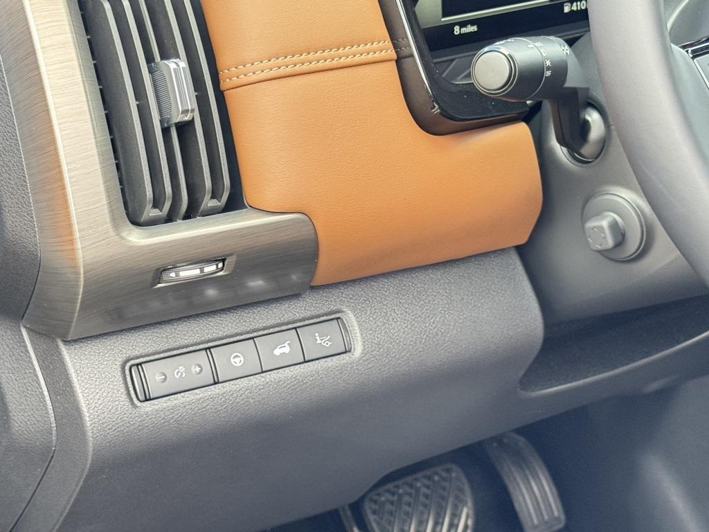 new 2025 Nissan Pathfinder car, priced at $49,097