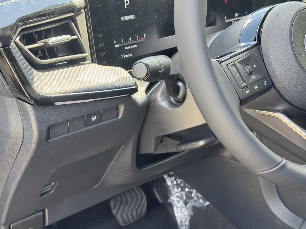 new 2025 Nissan Kicks car, priced at $22,997