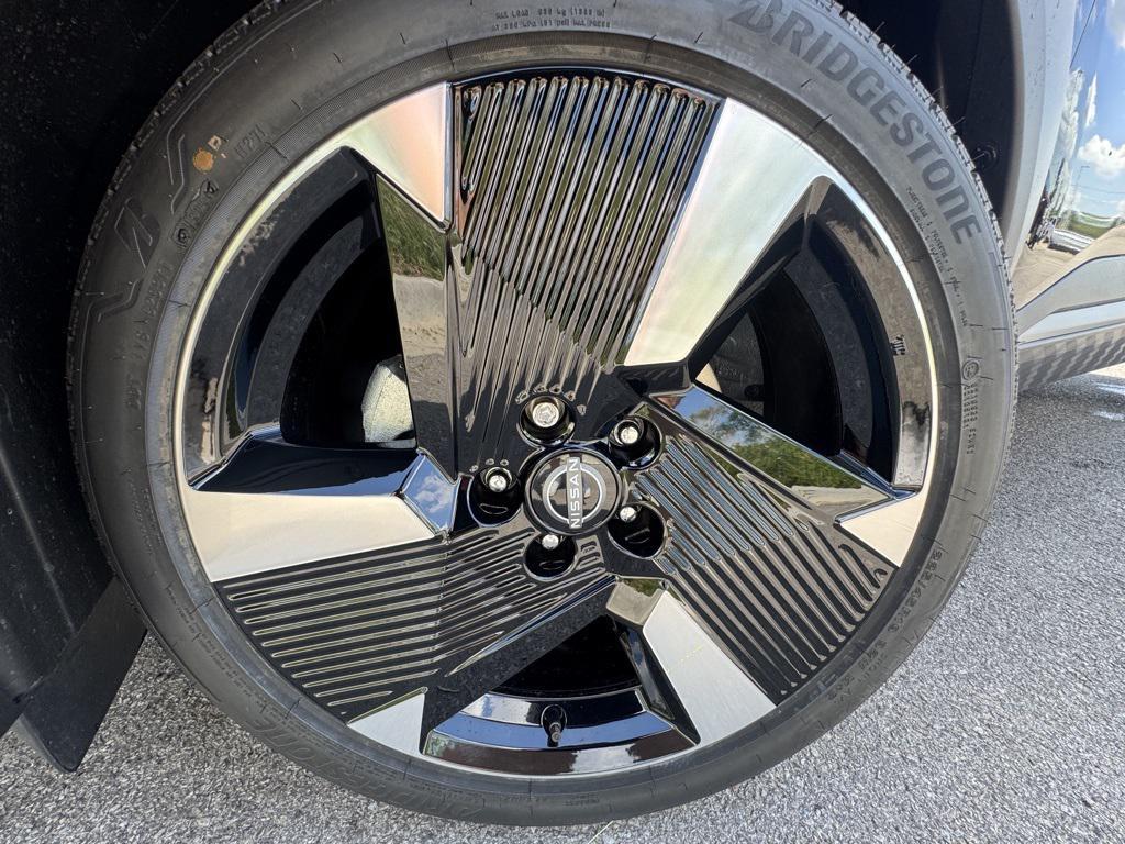 new 2025 Nissan Kicks car, priced at $22,997