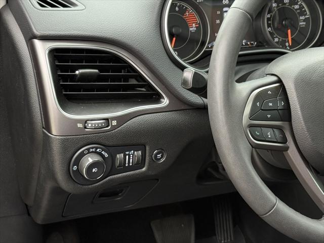 used 2022 Jeep Cherokee car, priced at $22,850