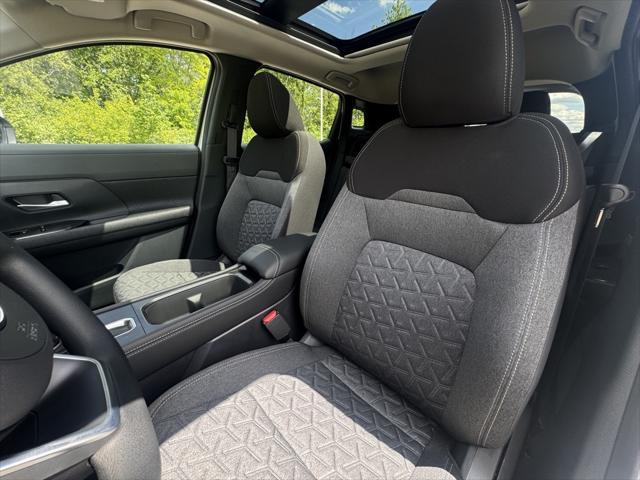 new 2025 Nissan Kicks car, priced at $24,997