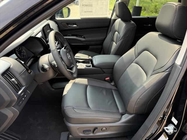 new 2025 Nissan Pathfinder car, priced at $43,997