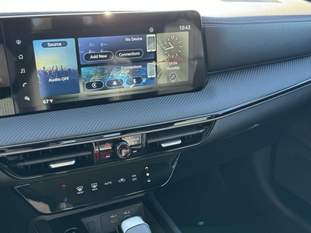 new 2025 Nissan Kicks car, priced at $28,697