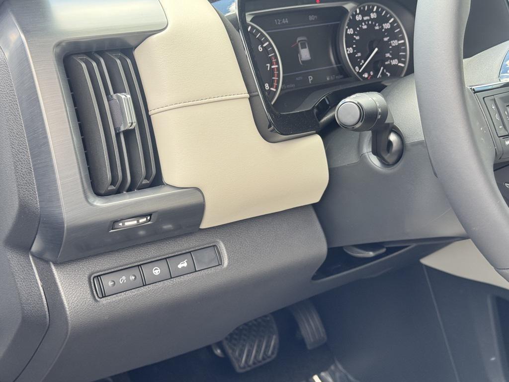 new 2025 Nissan Pathfinder car, priced at $43,597