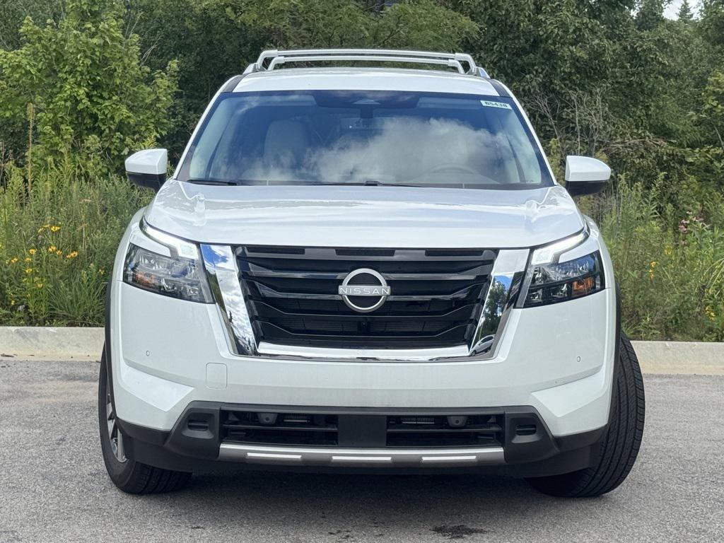 new 2025 Nissan Pathfinder car, priced at $43,597