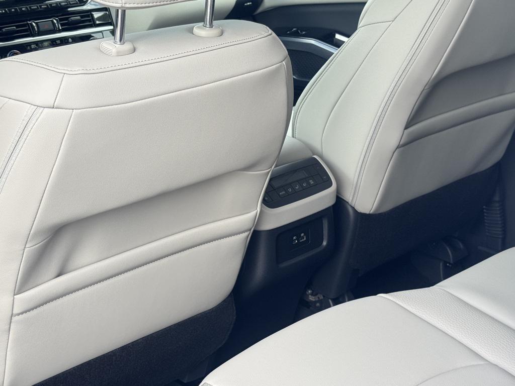 new 2025 Nissan Pathfinder car, priced at $43,597